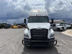 FREIGHTLINER CASCADIA 126