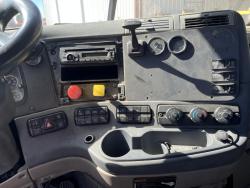 FREIGHTLINER CASCADIA 113