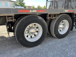 CAMION CON GRUA HIAB 330-6