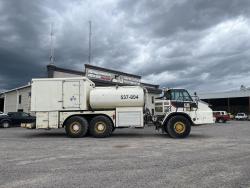 CAMION DE SERVICIO CAT 730