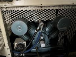 CAMION DE SERVICIO CAT 730