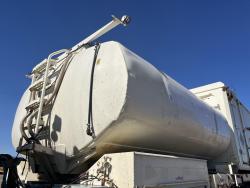 CAMION DE SERVICIO CAT 730 PARA REFACCIONES