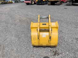 CUCHARON JOHN DEERE DE 24 PULGADAS