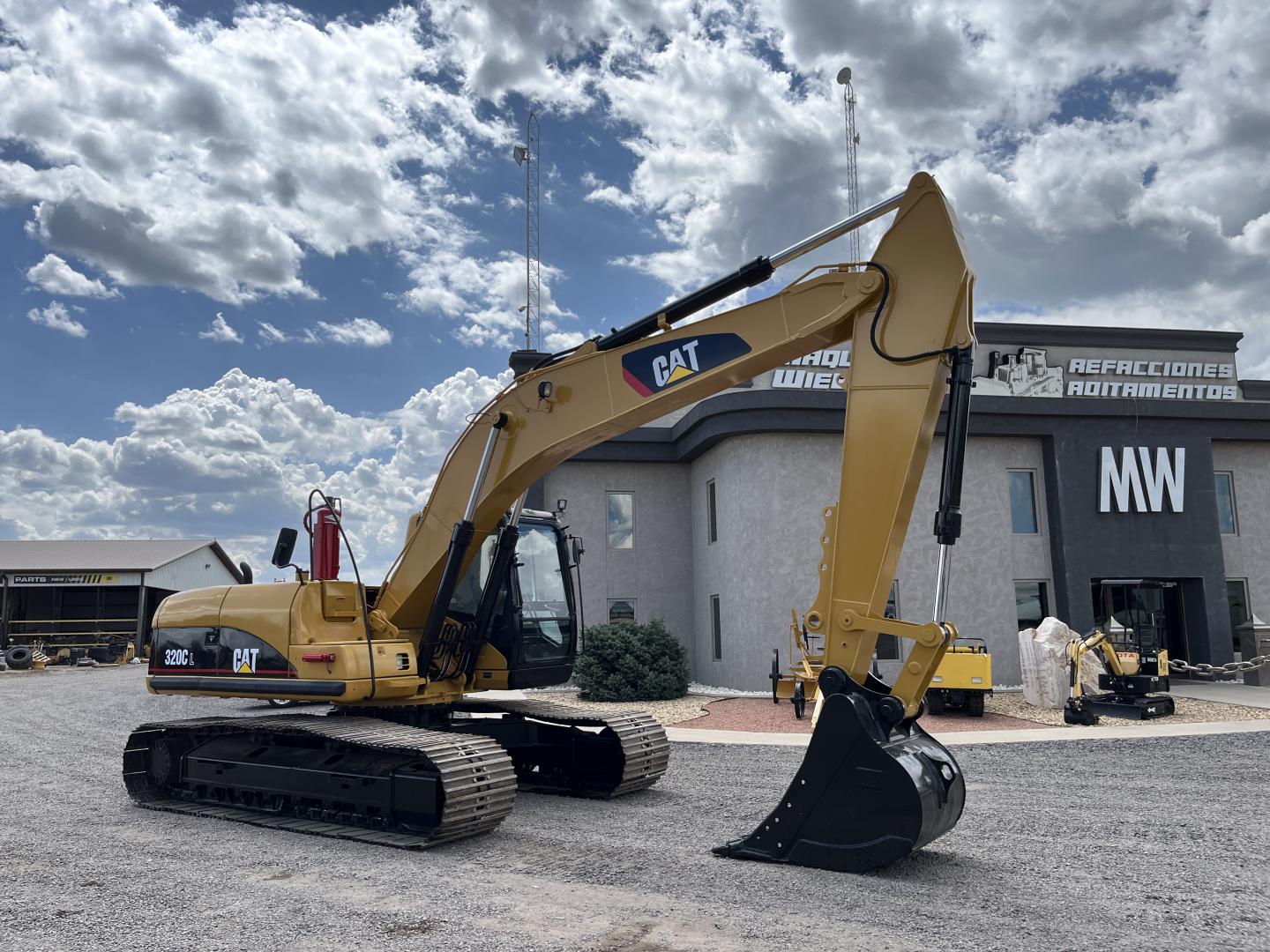 imagenes/INVOICE/2025/18392/EXCAVADORA_CATERPILLAR_320C_2.JPG