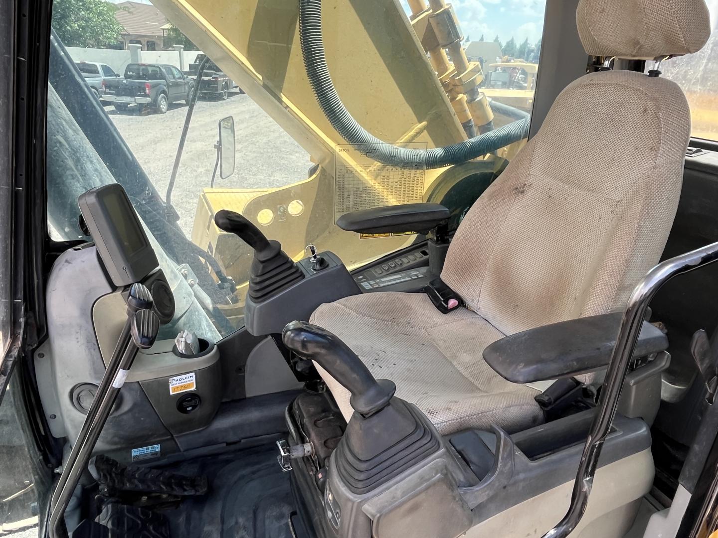 imagenes/INVOICE/2025/18402/EXCAVADORA_CATERPILLAR_345C_34.JPG