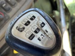 CAMION PETERBILT 367 CON GRUA TIPO TITAN