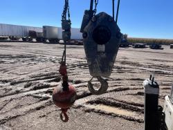 CAMION PETERBILT 367 CON GRUA TIPO TITAN