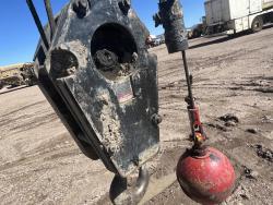 CAMION PETERBILT 367 CON GRUA TIPO TITAN