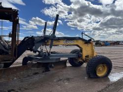 JOHN DEERE 670G PARA REFACCIONES