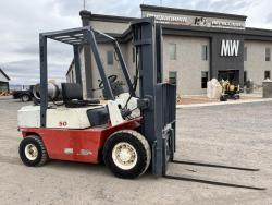 MONTACARGAS NISSAN CPJ02A25PV