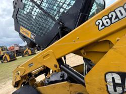 MINICARGADOR CATERPILLAR 262D3