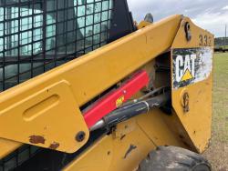 MINICARGADOR CATERPILLAR 246D