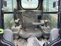 MINICARGADOR CATERPILLAR 246D