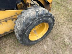 MINICARGADOR CATERPILLAR 246D