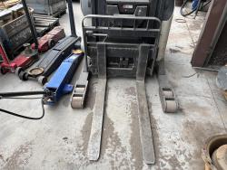 MONTACARGA CROWN RR5200