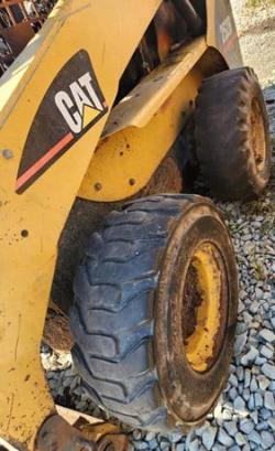 MINICARGADOR CATERPILLAR 252B