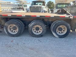 CAMION STERLING LT501 CON GRUA NATIONAL CRANE 1400H