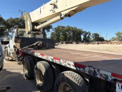 CAMION STERLING LT501 CON GRUA NATIONAL CRANE 1400H