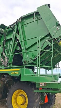COSECHADORA DE ALGODON JOHN DEERE CP770