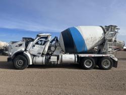CAMION REVOLVEDOR DE CEMENTO PETERBILT 567