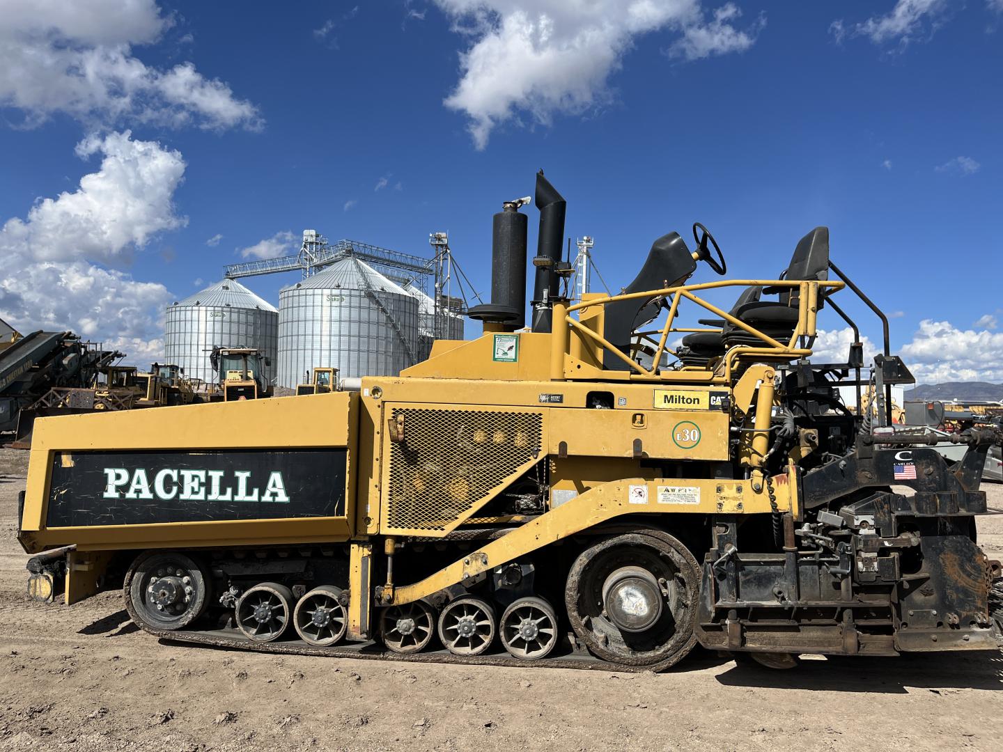 imagenes/INVOICE/2025/18574/Pavimentadora_Caterpillar_AP-1055D_2.JPG