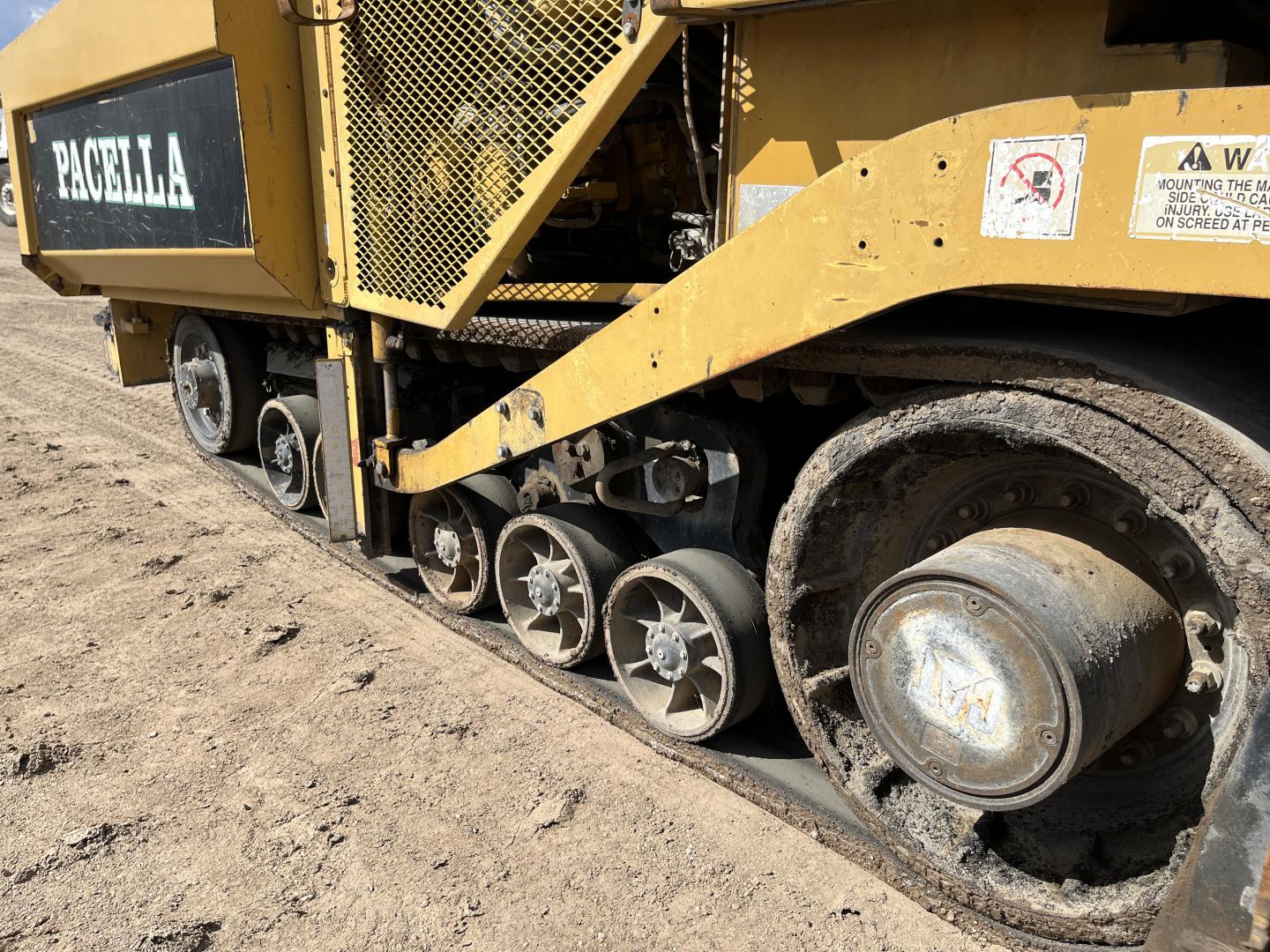 imagenes/INVOICE/2025/18574/Pavimentadora_Caterpillar_AP-1055D_4.JPG