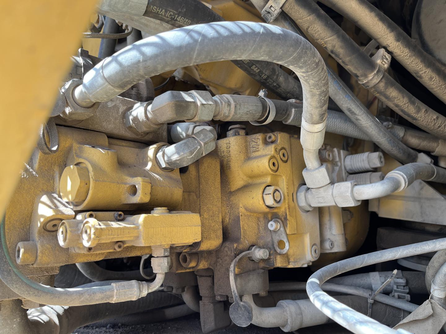 imagenes/INVOICE/2025/18574/Pavimentadora_Caterpillar_AP-1055D_5.JPG
