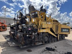 Pavimentadora Caterpillar AP-1055D