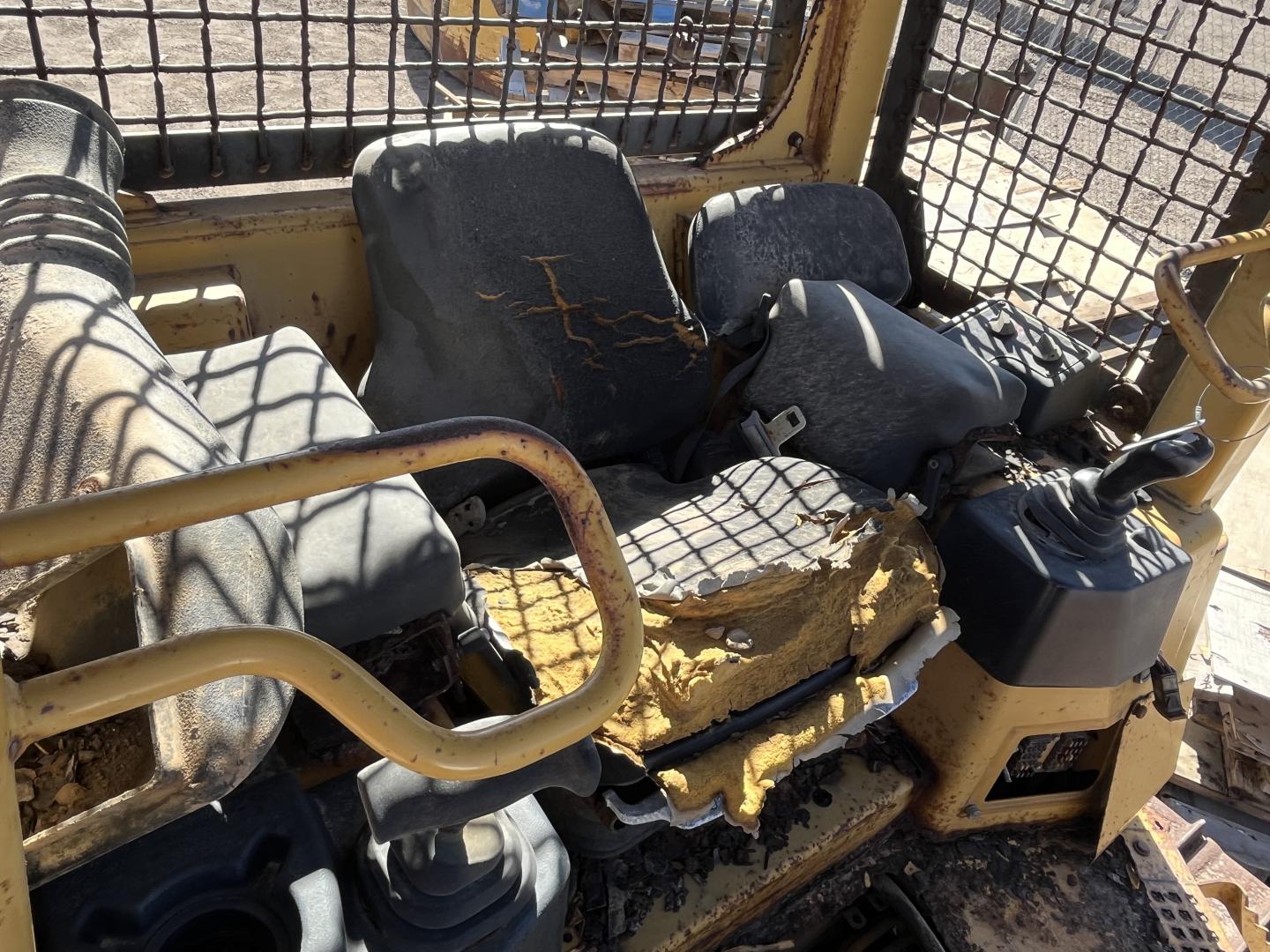 imagenes/INVOICE/2025/18578/TOPADOR_FRONTAL_CATERPILLAR_D5G_16.JPG