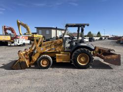 CASE 570LXT