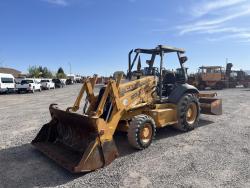 CASE 570LXT