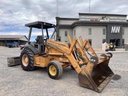 CARGADOR CON ESCREPA CASE 570MXT