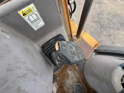 CARGADOR CON ESCREPA CASE 570MXT