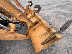 CARGADOR CON ESCREPA CASE 570MXT