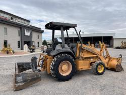 CARGADOR CON ESCREPA CASE 570MXT