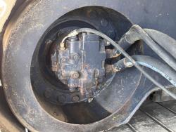 GRUA SOBRE ORUGAS MANTIS 8012