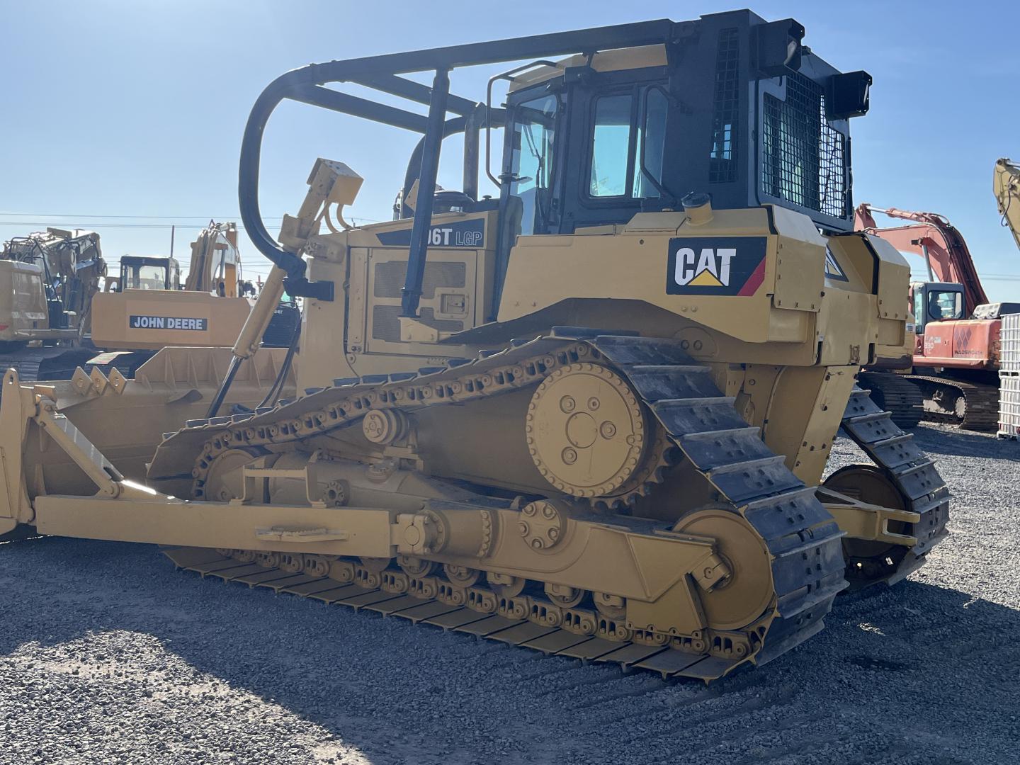 imagenes/INVOICE/2026/18618/TOPADOR_FRONTAL_CATERPILLAR_D6T_13.JPG