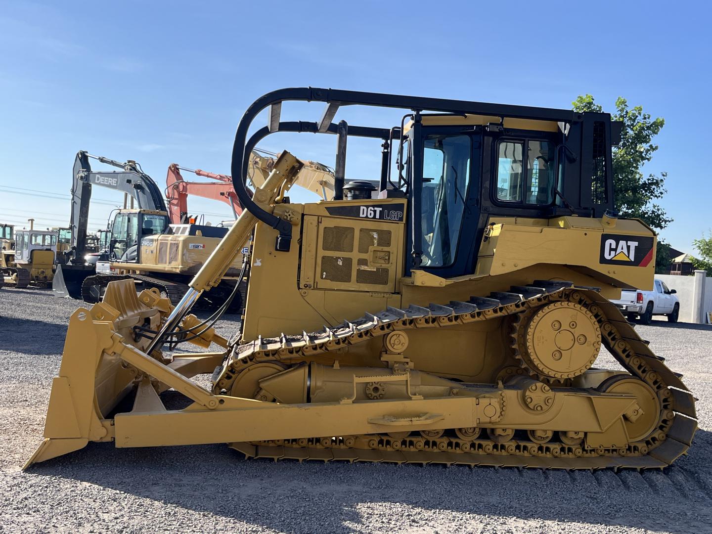 imagenes/INVOICE/2026/18618/TOPADOR_FRONTAL_CATERPILLAR_D6T_14.JPG