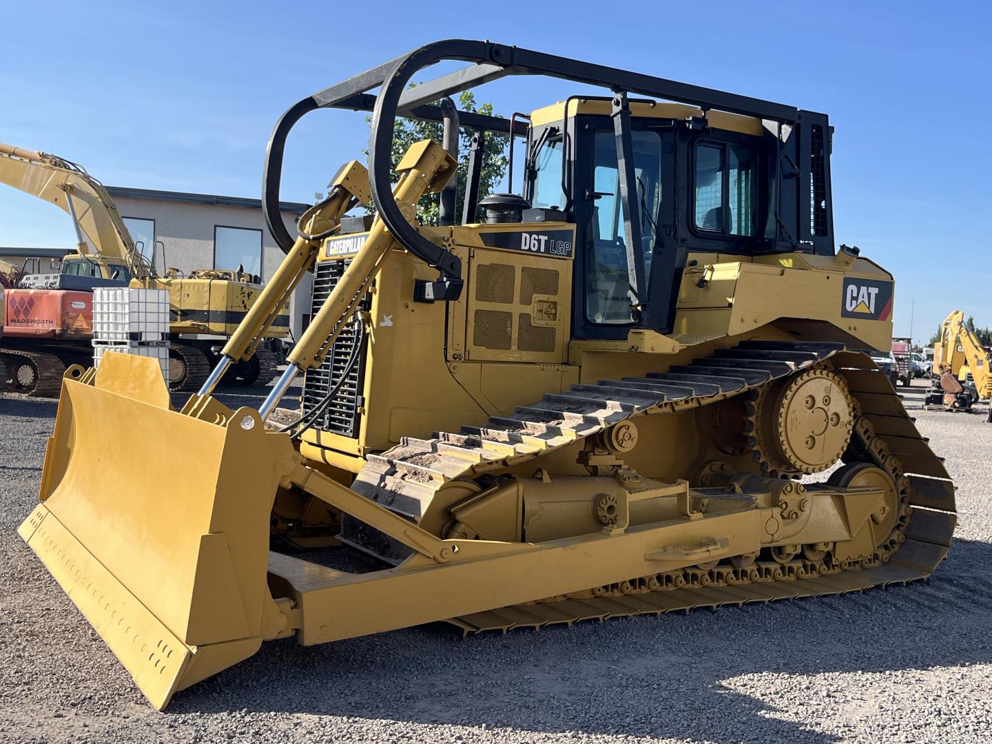 imagenes/INVOICE/2026/18618/TOPADOR_FRONTAL_CATERPILLAR_D6T_15.JPG
