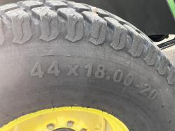 TRACTOR JOHN DEERE 4320