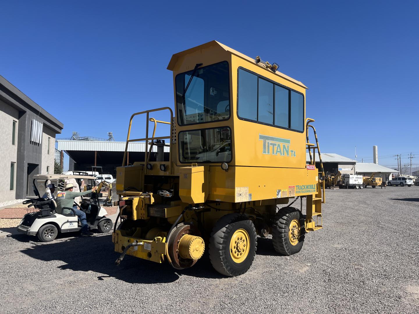 TRACKMOBILE TITAN T4 - Venta de Maquinaria Wiebe
