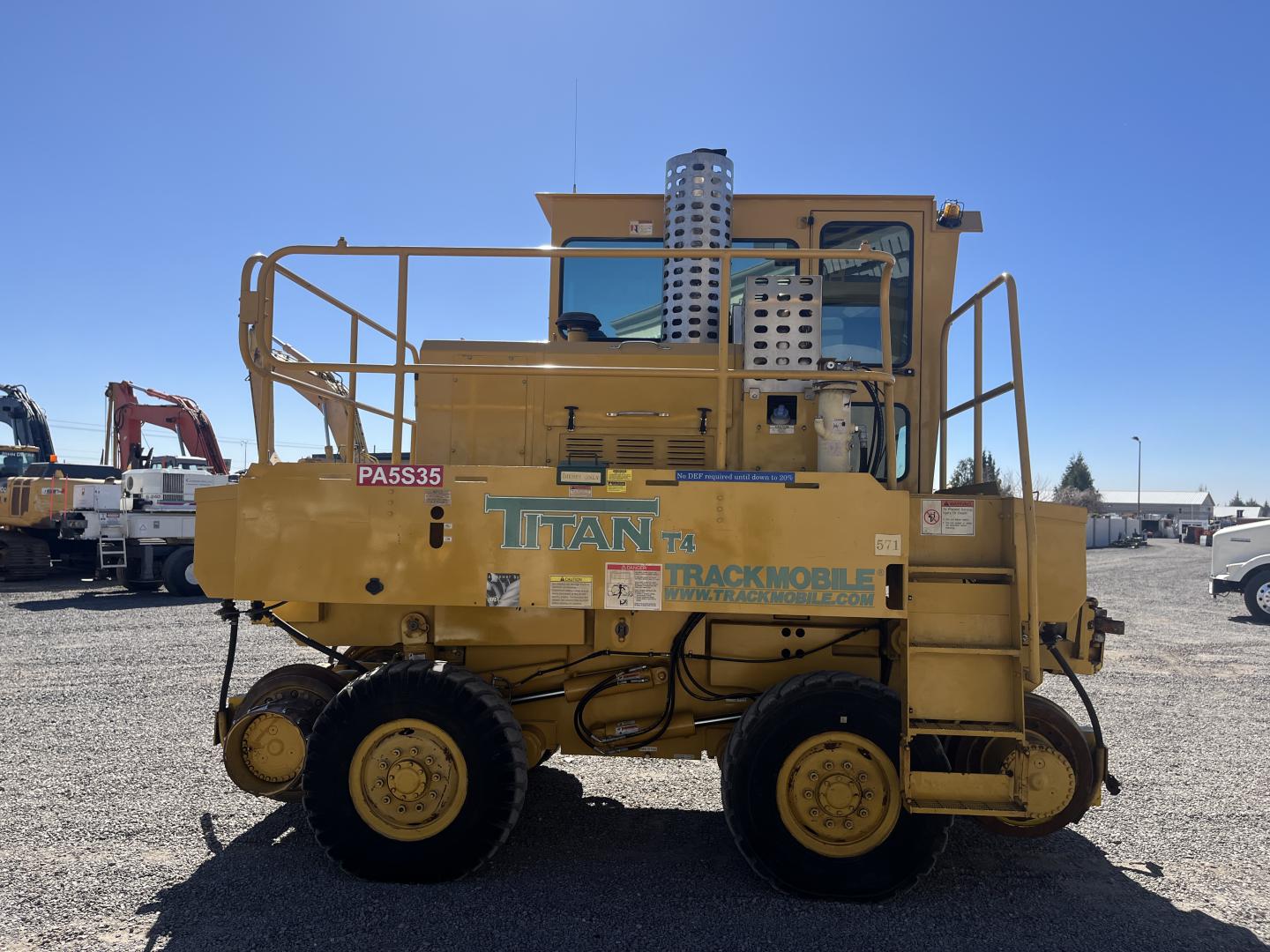 TRACKMOBILE TITAN T4 - Venta de Maquinaria Wiebe