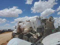 CAMION DOSIFICADORA FREIGHTLINER 108SD