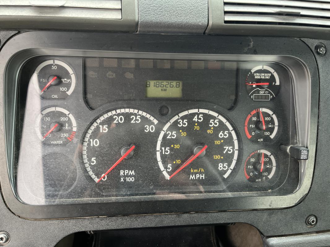 imagenes/INVOICE/2026/18648/FREIGHTLINER_26.JPG