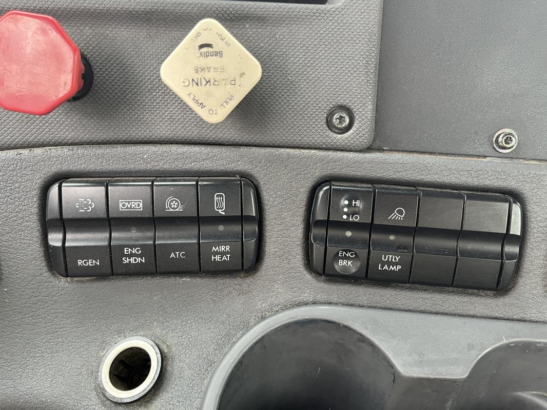 imagenes/INVOICE/2026/18648/FREIGHTLINER_31.JPG