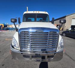 TRACTOCAMION FREIGHTLINER CASCADIA 125