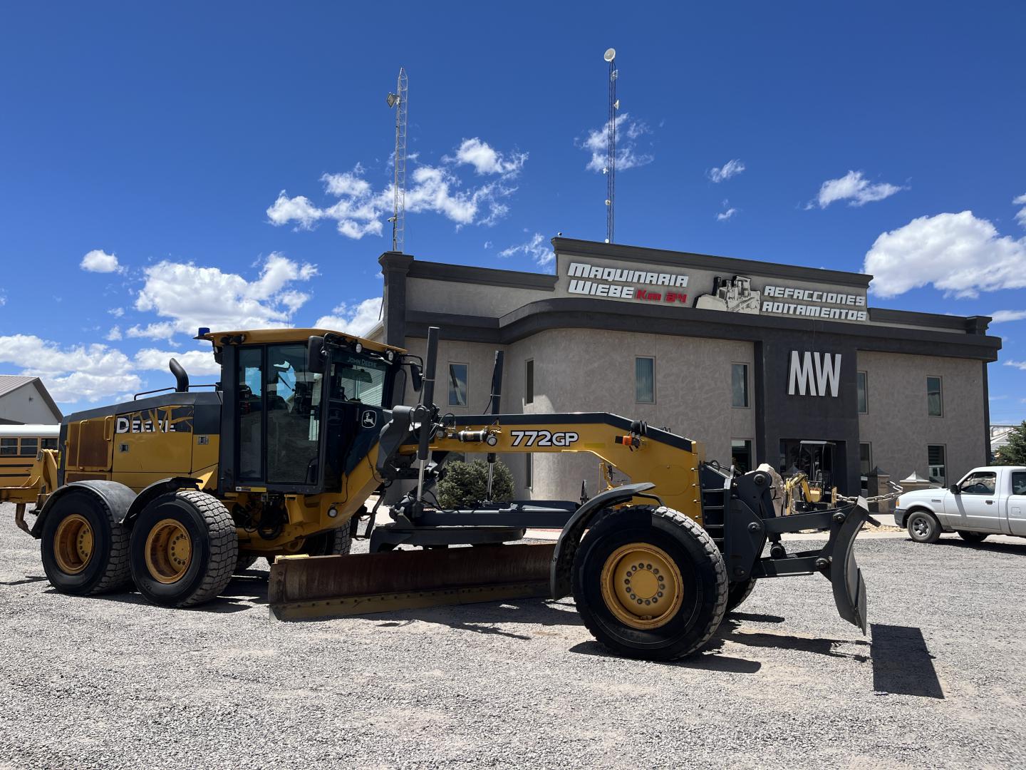 imagenes/INVOICE/2026/18682/MOTOCONFORMADORA_JOHN_DEERE_772G_1.JPG