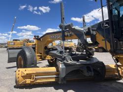 JOHN DEERE 772G