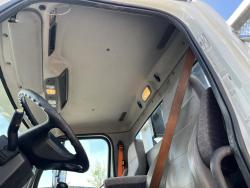 CAMION FREIGHTLINER 114SD CON GRUA ATLAS 345.2