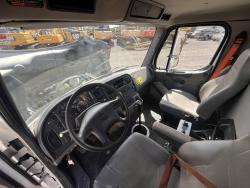 CAMION FREIGHTLINER 114SD CON GRUA ATLAS 345.2